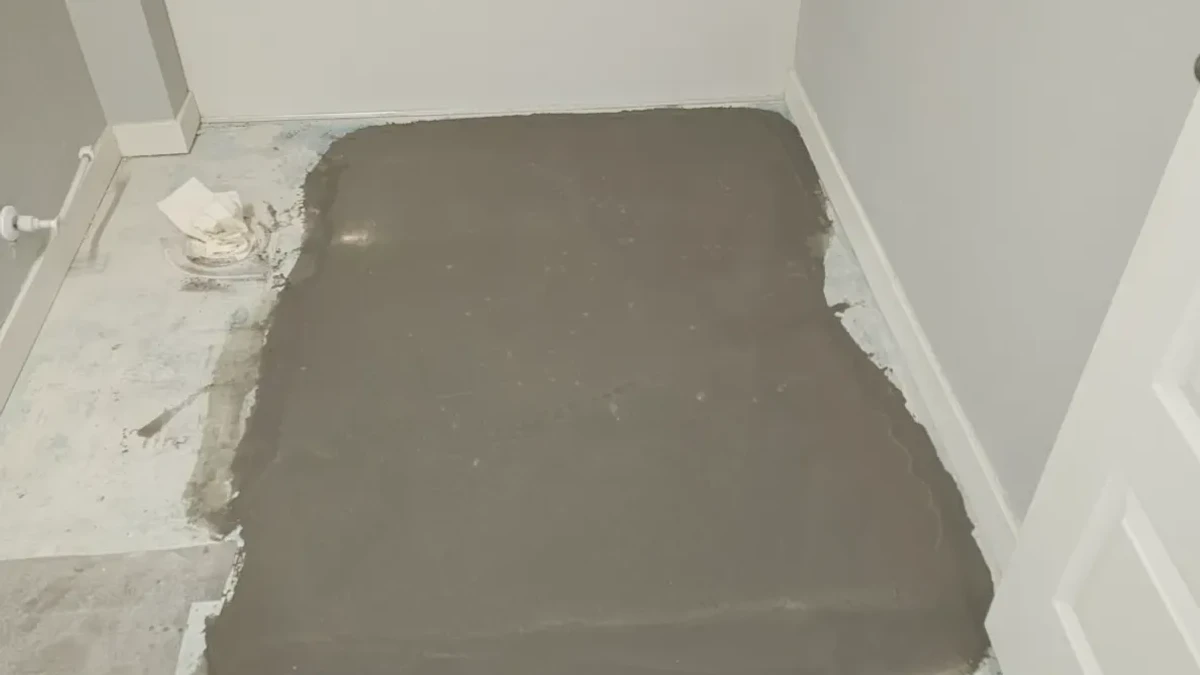 Rapid-setting precision leveling compound application